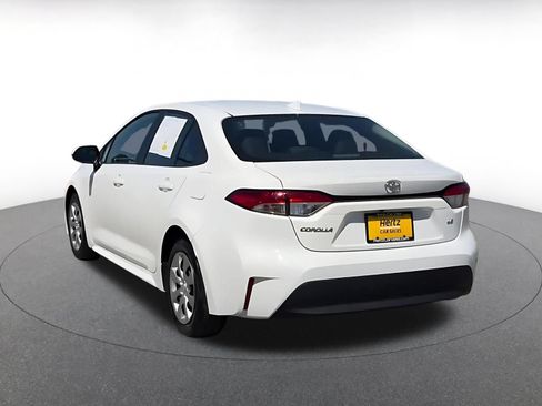 Used 2025 Toyota Corolla LE FWD image 3