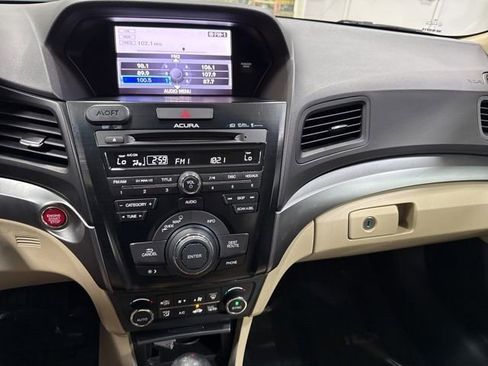 Used 2014 Acura ILX w/ Technology Package FWD image 19