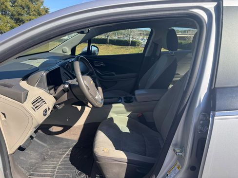 Used 2015 Chevrolet Volt w/ Enhanced Safety Package 1 FWD image 22