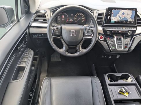 Used 2025 Honda Odyssey Touring image 11