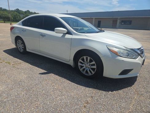 Used 2017 Nissan Altima 2.5 S w/ Power Driver Seat Package FWD image 17