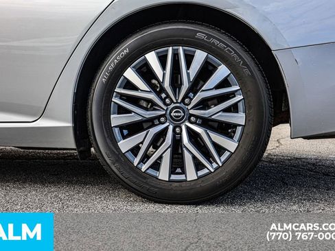 Used 2024 Nissan Altima 2.5 SV image 18