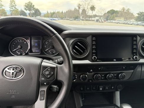 Used 2021 Toyota Tacoma TRD Off-Road image 22