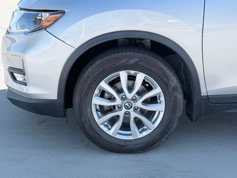 Used 2017 Nissan Rogue SV AWD/4WD image 35