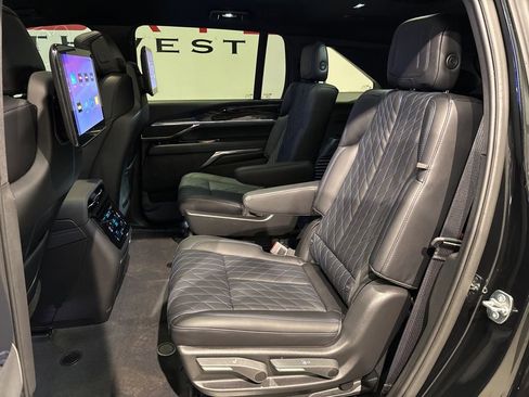 Used 2026 Cadillac Escalade IQ Sport 1 w/ LPO, ONYX Package image 14