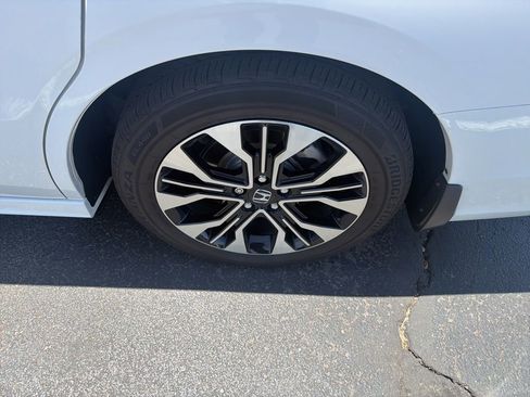 Certified 2025 Honda Odyssey Elite image 9
