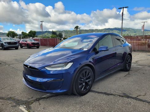 Used 2022 Tesla Model X image 1