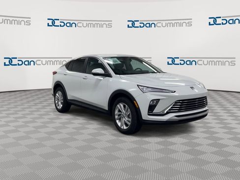 Certified 2024 Buick Envista Preferred image 2