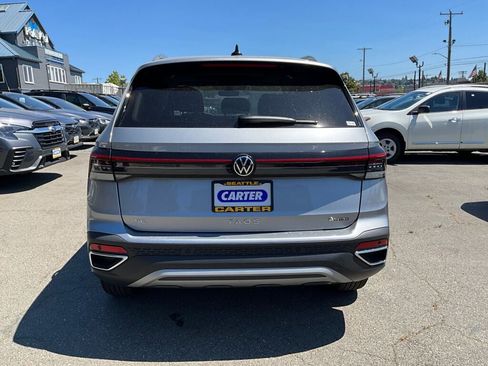 New 2025 Volkswagen Taos SE image 6