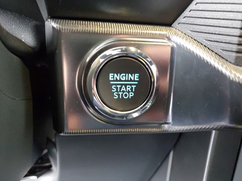 Used 2025 Ford F150 Lariat w/ Equipment Group 502A High image 29