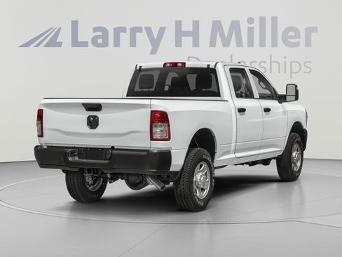 Used 2024 RAM 3500 Tradesman w/ Chrome Appearance Group AWD/4WD image 2