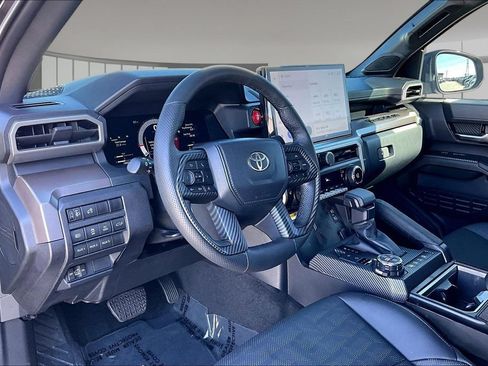 Used 2024 Toyota Tacoma TRD Off-Road w/ TRD Off Road Premium Package AWD/4WD image 15