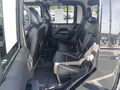 Used 2022 Jeep Gladiator Overland image 10