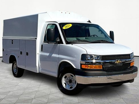 New 2025 Chevrolet Express 3500 w/ Power Convenience Package image 2