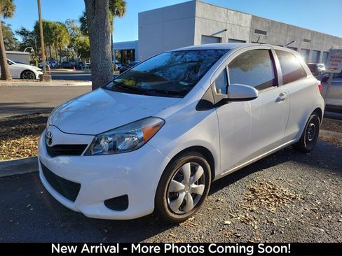 Used 2012 Toyota Yaris LE image 2