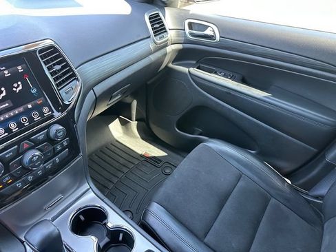Used 2022 Jeep Grand Cherokee Laredo X AWD/4WD image 27