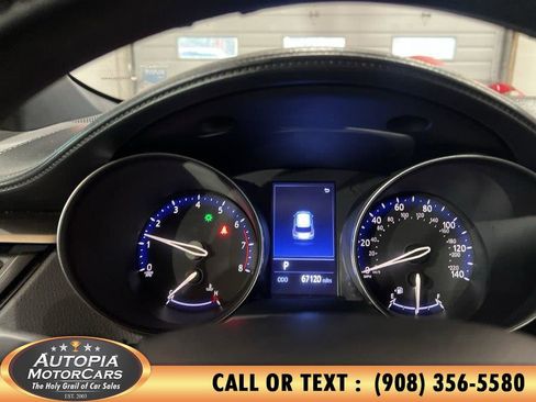 Used 2019 Toyota C-HR LE FWD image 23