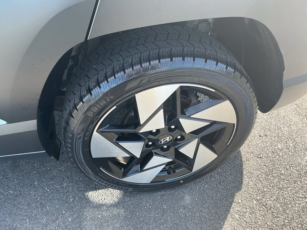 Certified 2024 Hyundai Kona Limited AWD/4WD image 15