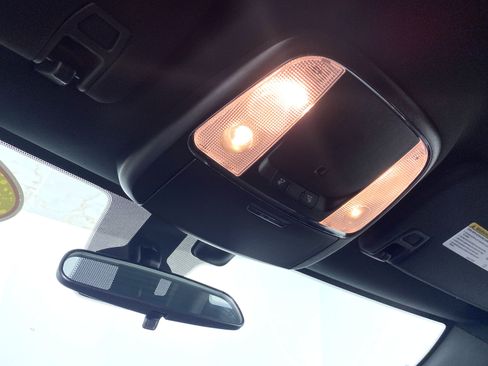 Used 2020 Jeep Grand Cherokee Laredo image 23