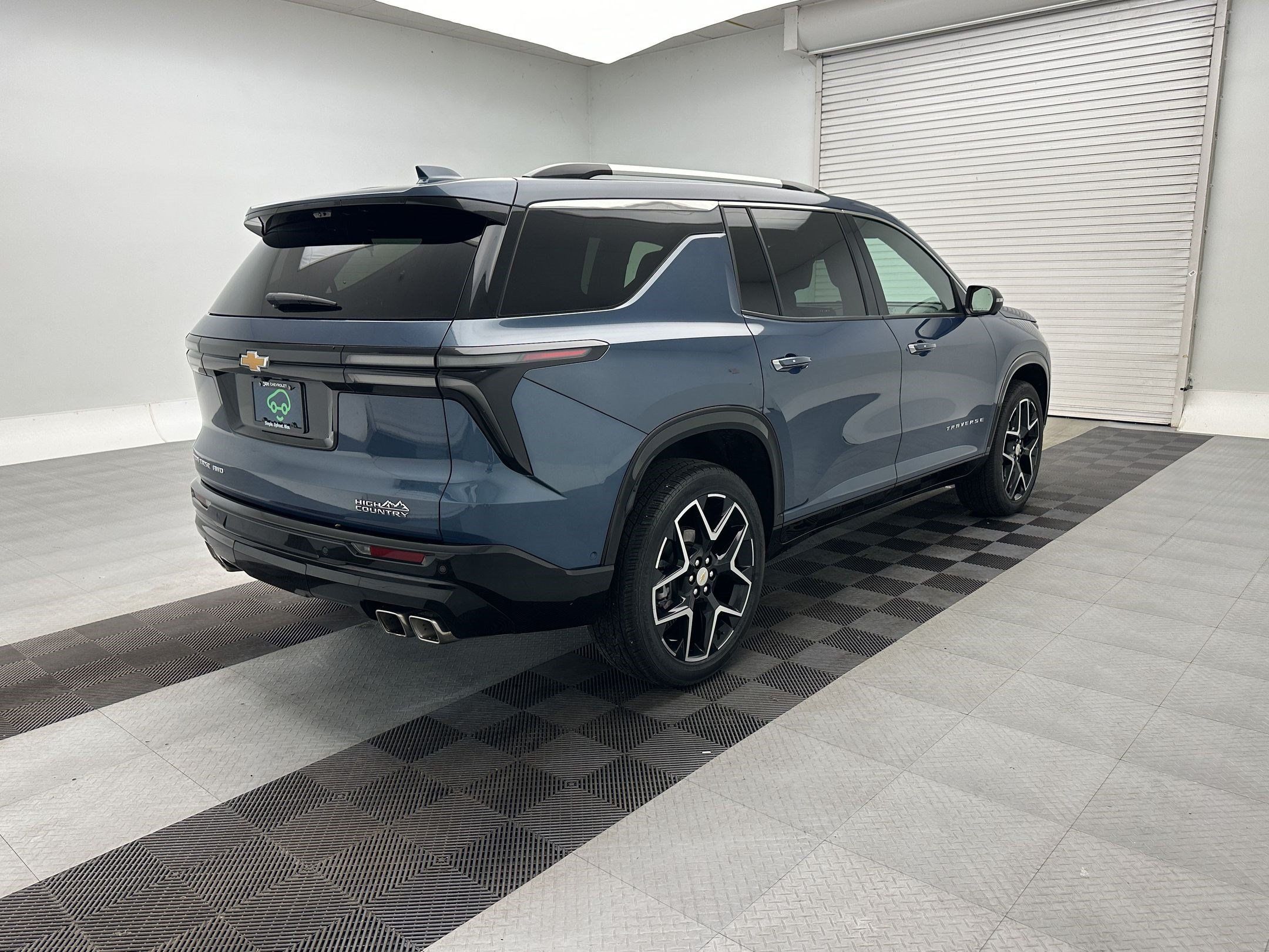 Certified 2026 Chevrolet Traverse High Country w/ LPO, Floor Liner Package AWD/4WD image 9