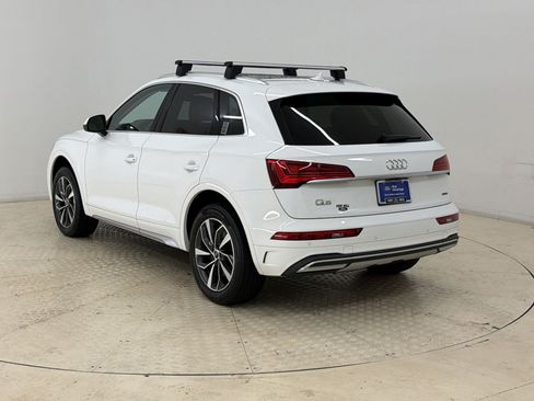 Used 2021 Audi Q5 2.0T Premium w/ Convenience Package AWD/4WD image 3