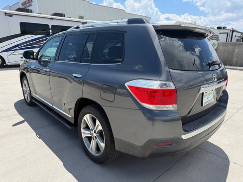 Used 2011 Toyota Highlander Limited w/ Tow Pkg AWD/4WD image 5