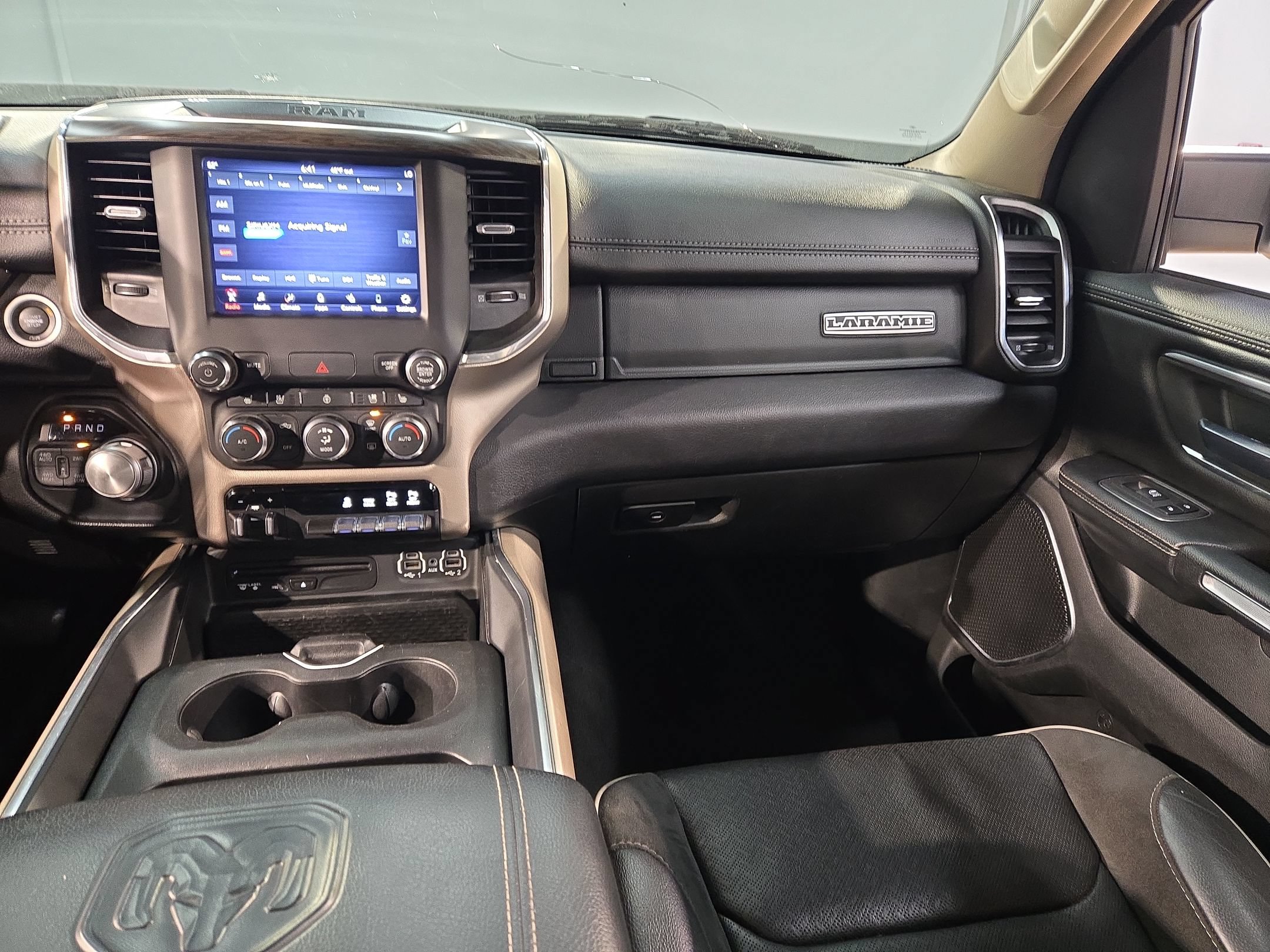 Used 2019 RAM 1500 Laramie AWD/4WD image 11