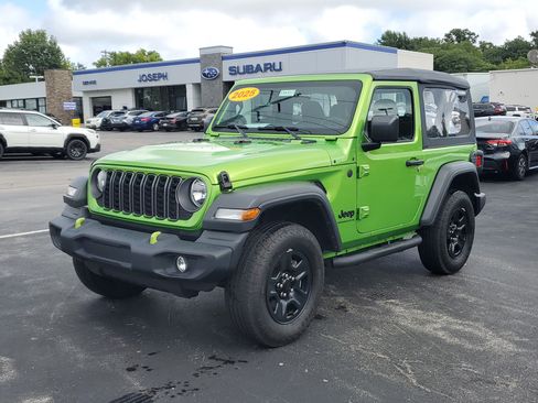 Used 2025 Jeep Wrangler Sport AWD/4WD image 28