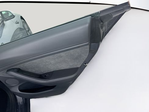 Used 2023 Tesla Model 3 Standard Range image 29