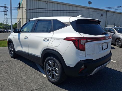 New 2026 Kia Seltos LX AWD/4WD image 4