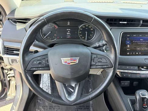 Used 2019 Cadillac XT4 Premium Luxury FWD image 10