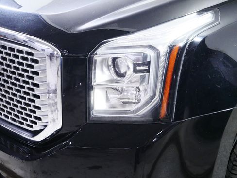 Used 2016 GMC Yukon XL Denali w/ Open Road Package image 16