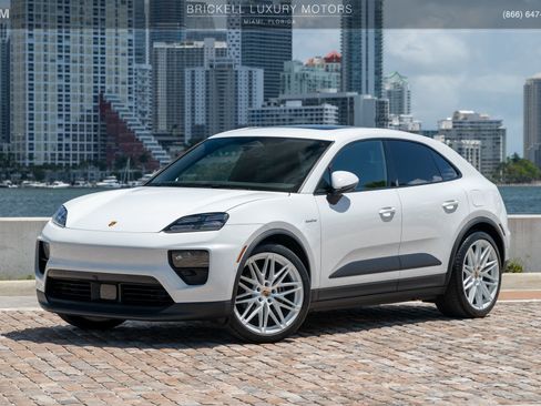 Used 2024 Porsche Macan 4 Electric AWD/4WD image 9