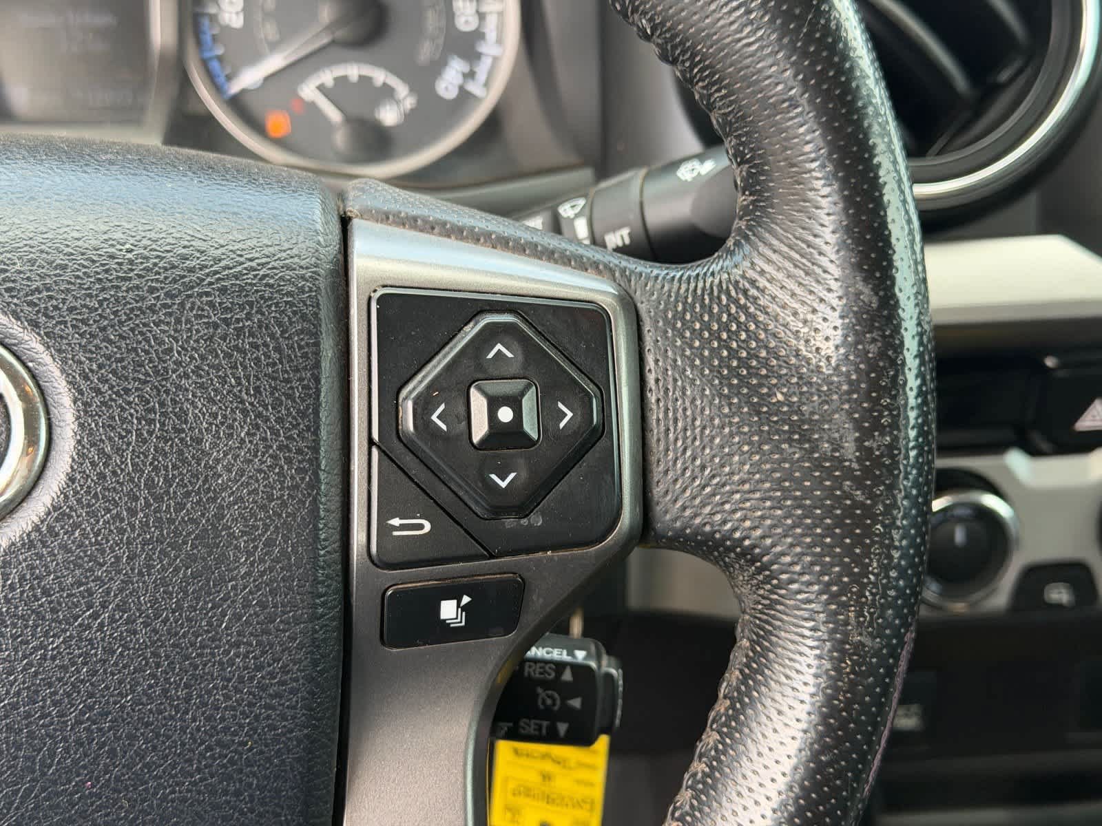 Used 2016 Toyota Tacoma SR5 w/ Towing Package AWD/4WD image 15