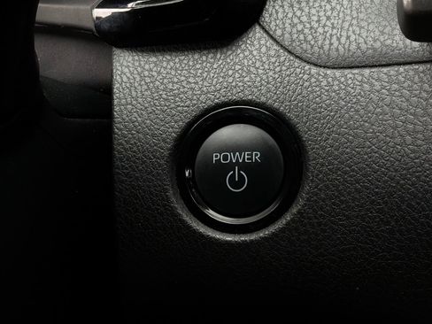 Used 2025 Toyota Camry SE FWD image 28