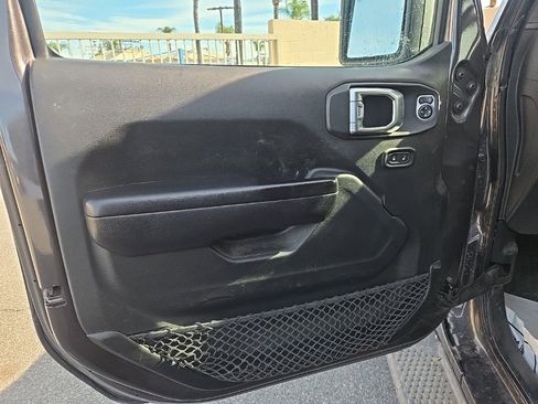 Used 2018 Jeep Wrangler Unlimited Sport S image 19