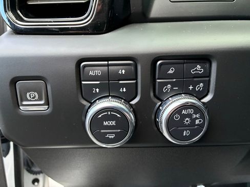 Used 2023 GMC Sierra 1500 AT4 image 20