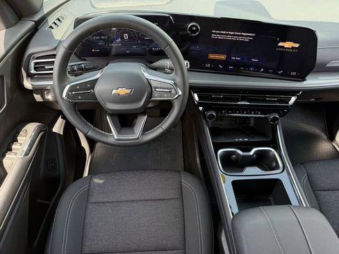 New 2026 Chevrolet Traverse LT w/ Driver Confidence Package FWD image 11