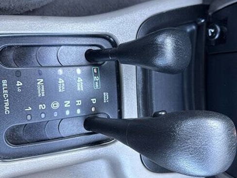 Used 2000 Jeep Grand Cherokee Laredo image 25