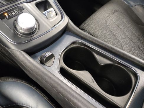 Used 2016 Chrysler 200 S image 26