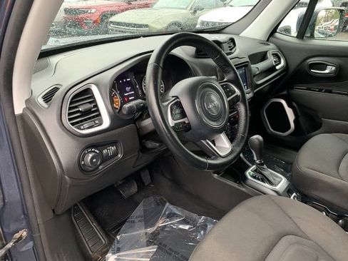 Used 2020 Jeep Renegade Latitude w/ Cold Weather Group image 20