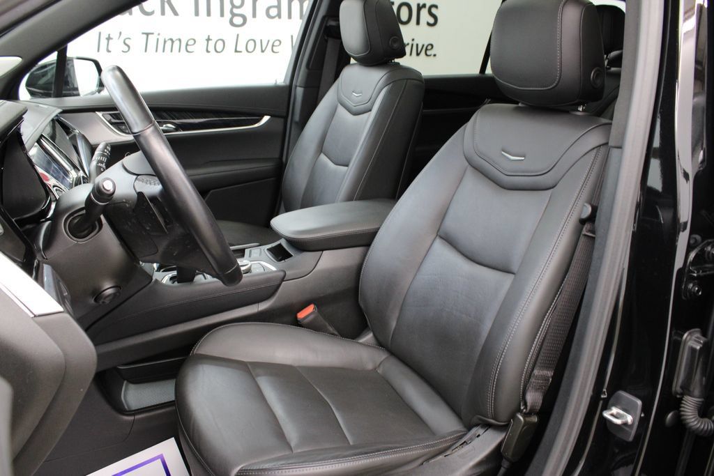 Used 2023 Cadillac XT6 Premium Luxury AWD/4WD image 15