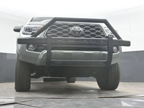 Used 2022 Toyota Tacoma TRD Sport w/ Technology Package AWD/4WD image 42