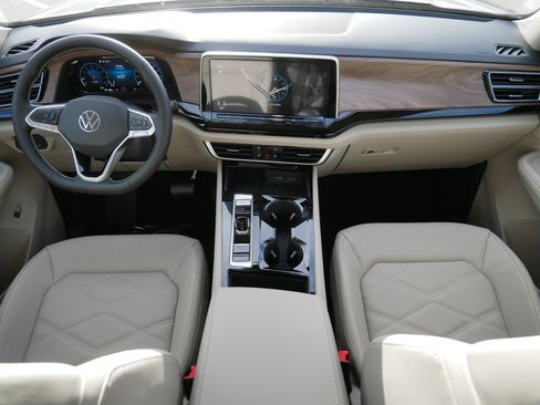 New 2026 Volkswagen Atlas SE image 9