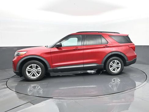 Used 2022 Ford Explorer XLT w/ Class IV Trailer Tow Package AWD/4WD image 5