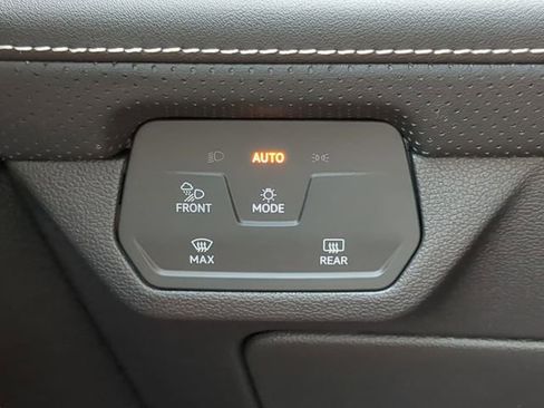 New 2026 Volkswagen Atlas SE image 28