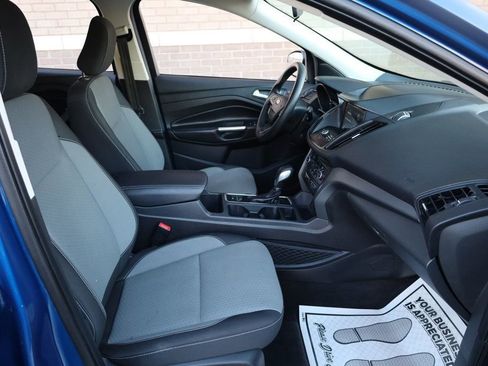 Used 2019 Ford Escape SE image 28