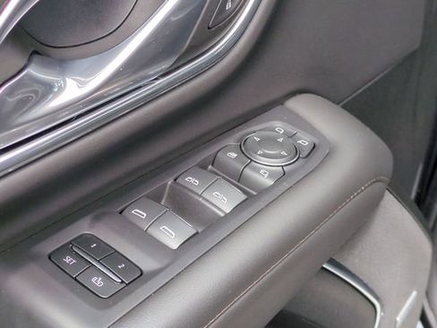 Used 2024 Chevrolet Suburban High Country w/ Advanced Technology Package AWD/4WD image 13