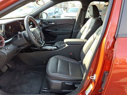 Certified 2024 Chevrolet Trax RS w/ Driver Confidence Package image 15