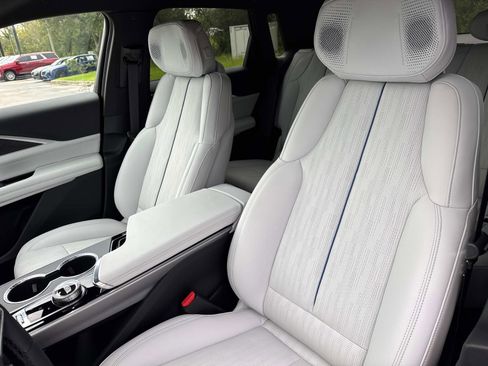 New 2025 Cadillac Lyriq Luxury image 20